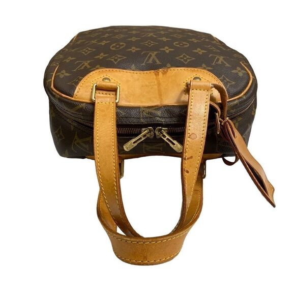 LOUIS VUITTON Monogram Excursion Handbag 👜 - Picture 11 of 15